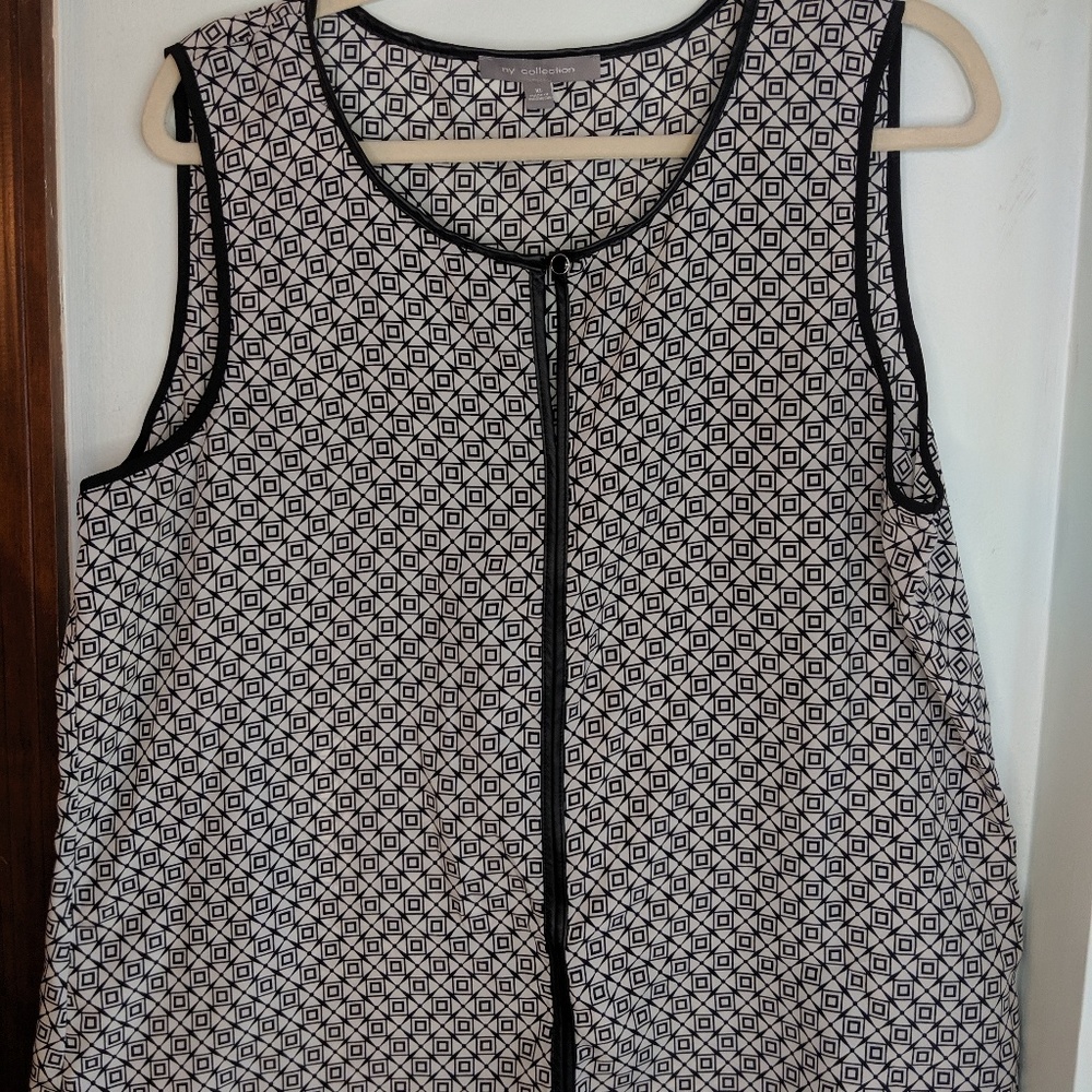 Geometric Sleeveless Blouse